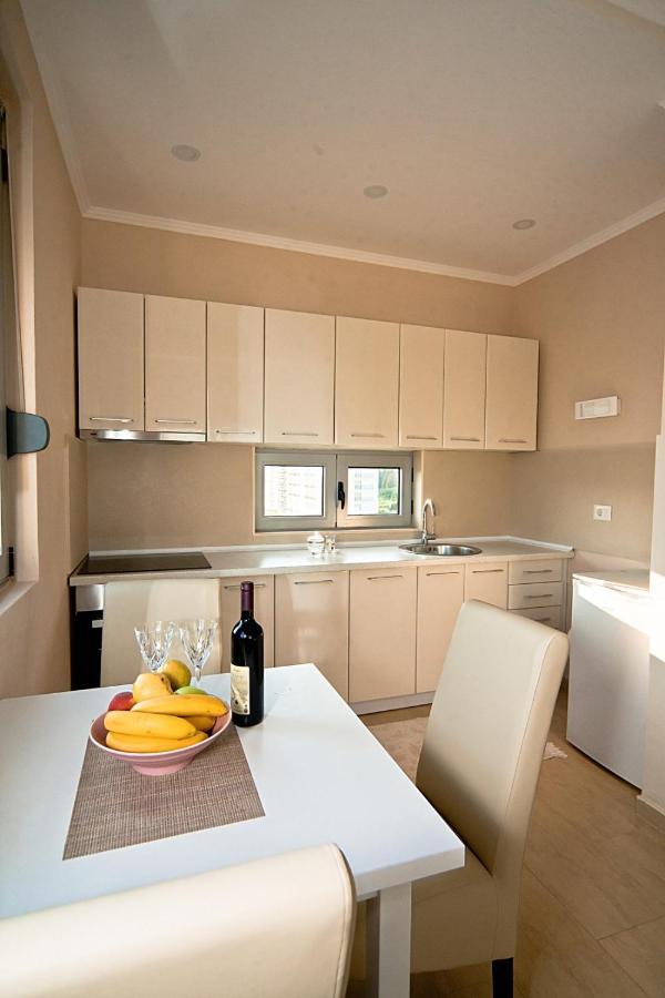 Apartments Jasmina Улцинь Экстерьер фото